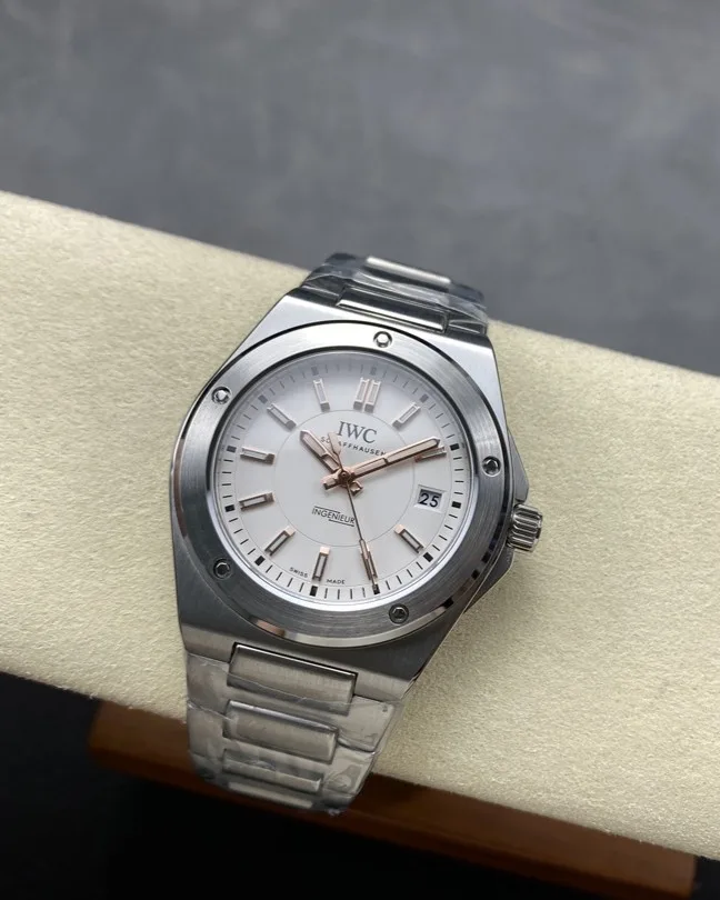 GH l 9015무브먼트  l 40mm l 인제니어 오토매틱 - IW323906