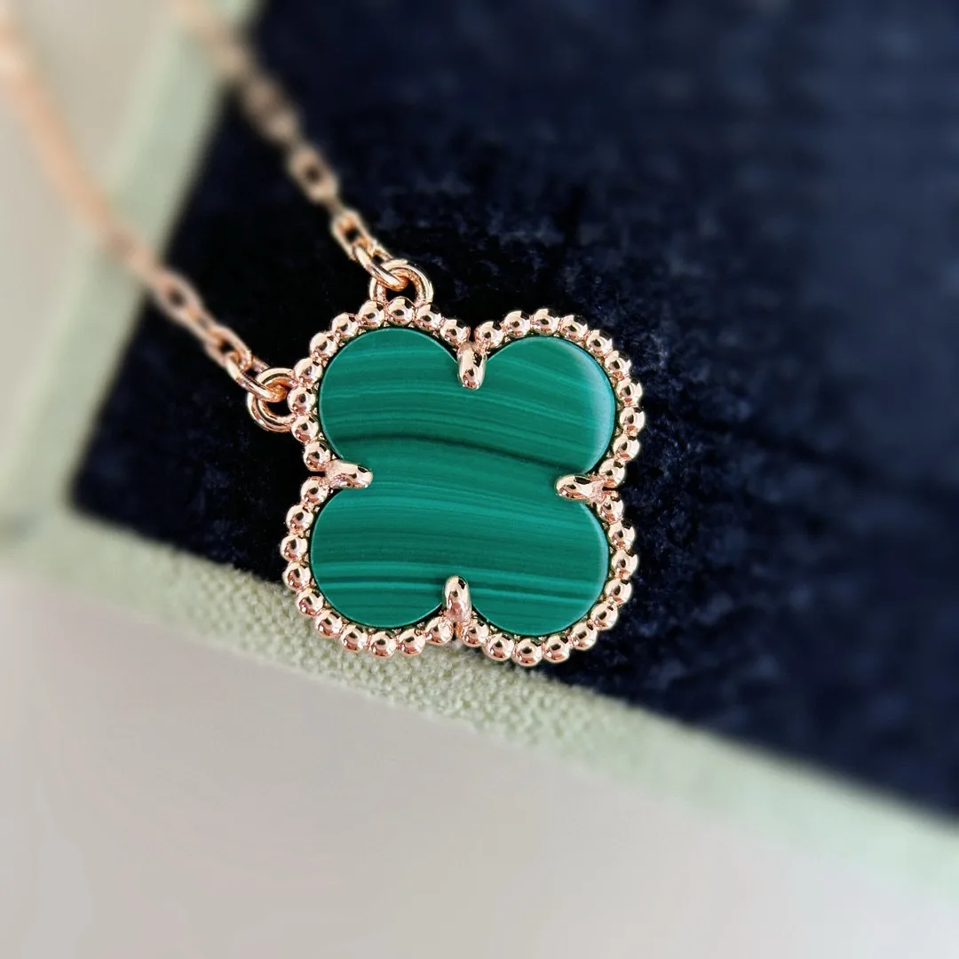 Van Cleef & Arpels-  아펠 알함브라 펜던트