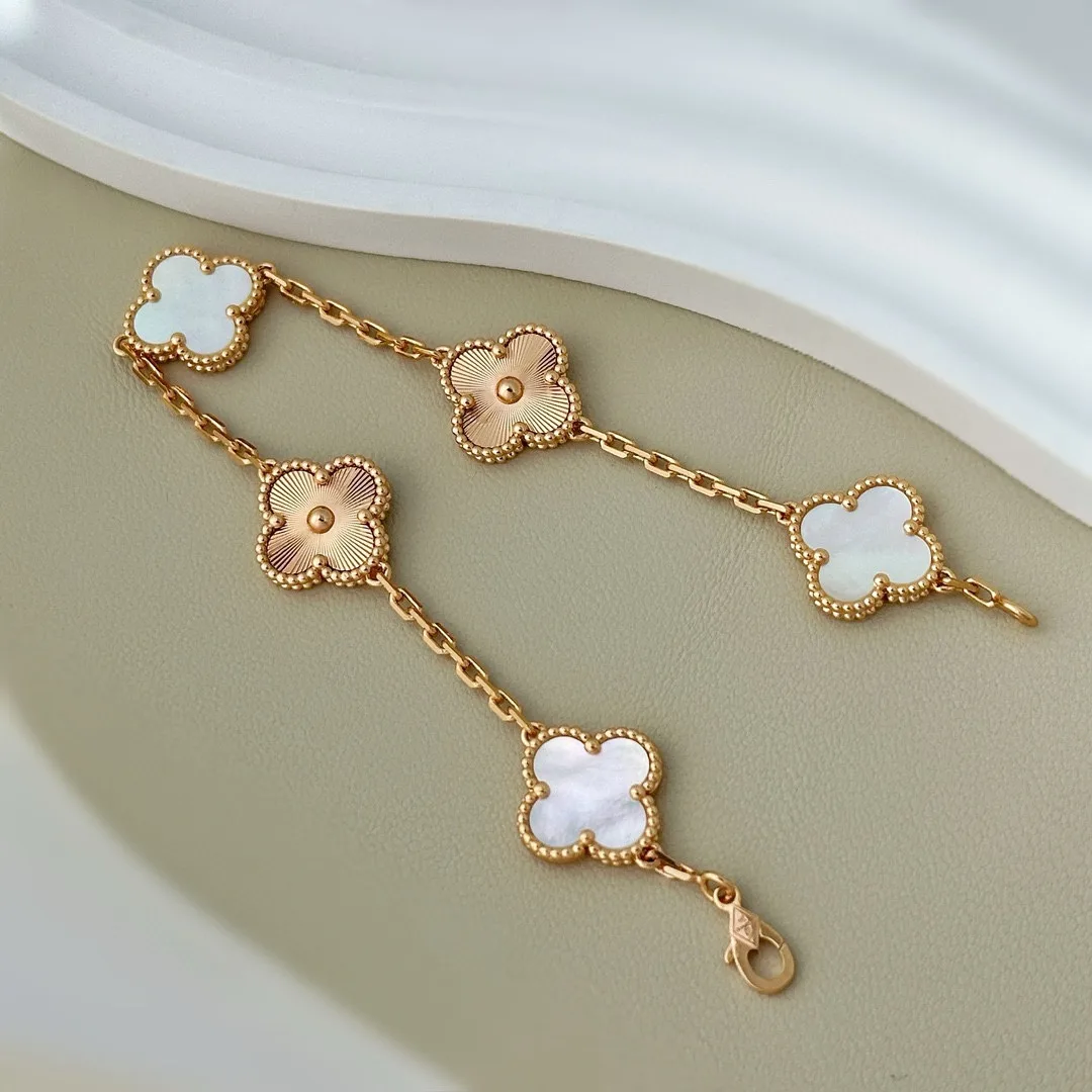 Van Cleef & Arpels -반클리프퓨어알함브라팔찌